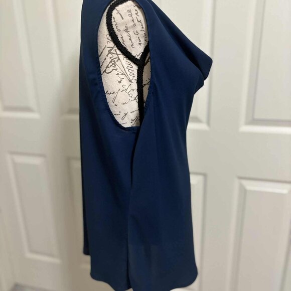 Women's Like New Navy Blue Sheer & Sleeveless Blouse with Drooped Neck - Picture 3 of 6